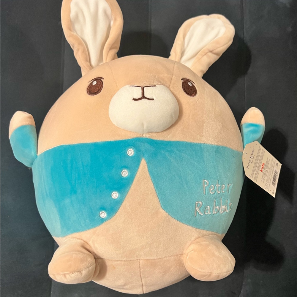 Peter the rabbit cuddle plush toy new with tag
